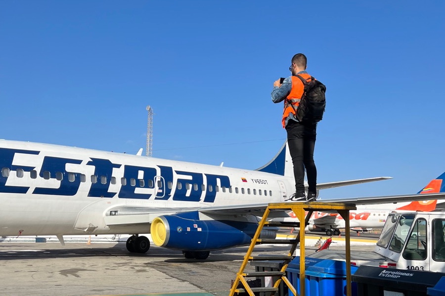 Estelar aircraft on the ramp